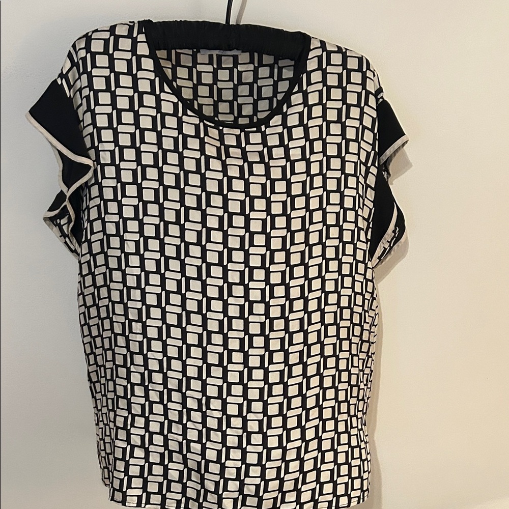Chic Black and White Geometric Blouse